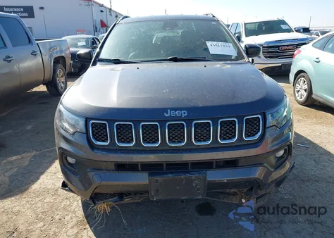 2023 Jeep Compass Latitude Lux Fwd z USA, uszkodzony, nr VIN 3C4NJDFN7PT502112